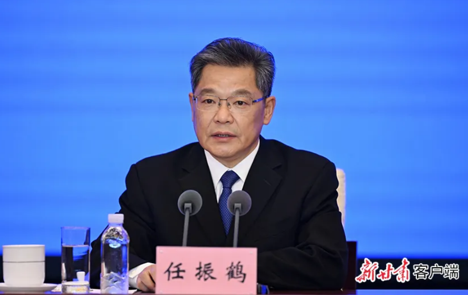 奇异果体育app-甘肃省长为来自甘肃的“00后”新科斯诺克世锦赛冠军吴宜泽点赞
